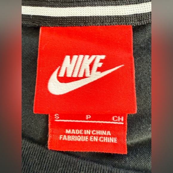 Nike Black Long Sleeve Top with White Logo - Picture 15 of 17